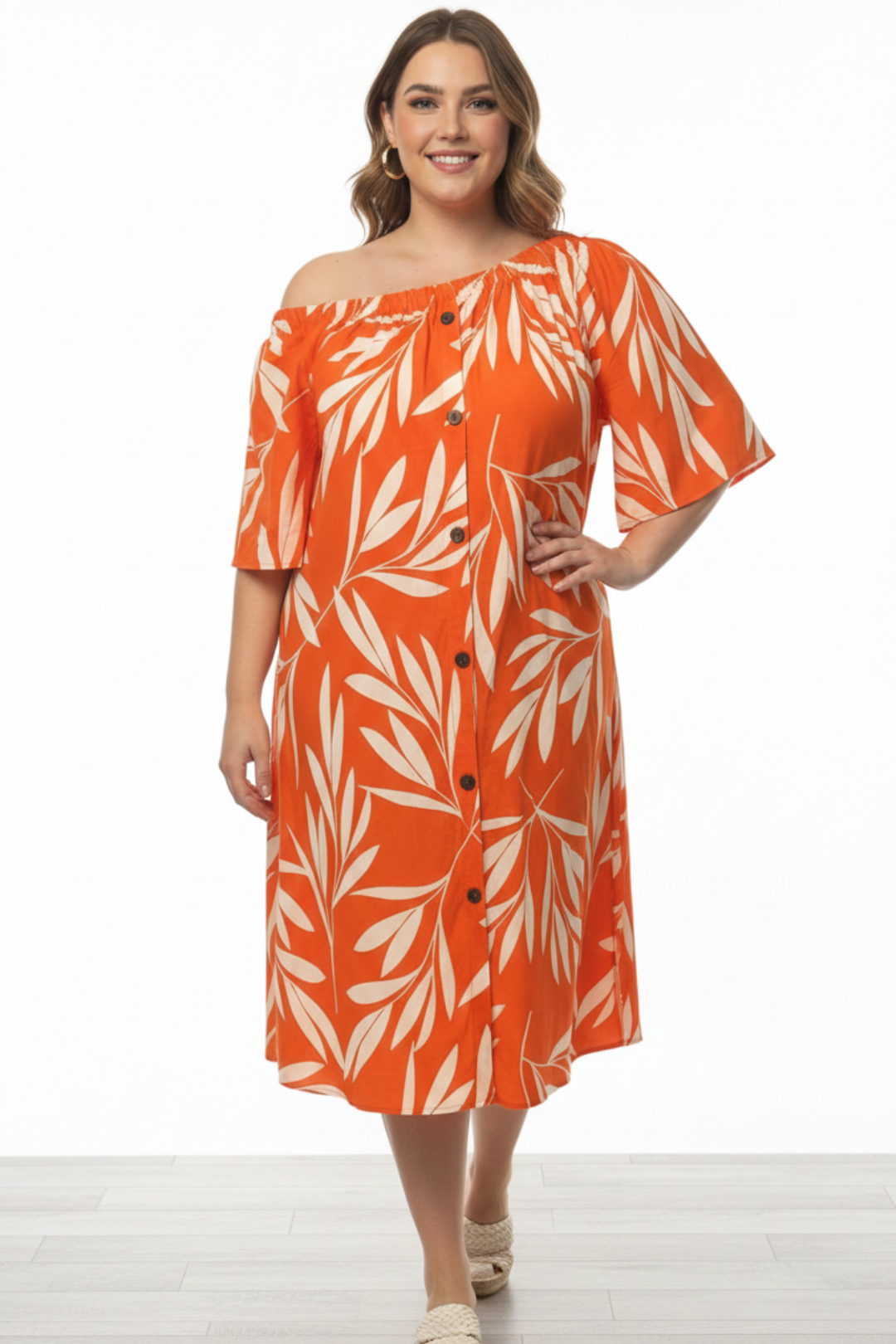 Vestido Plus Size Ombro a Ombro Viscose e Linho Estampa Folhagem Laranja