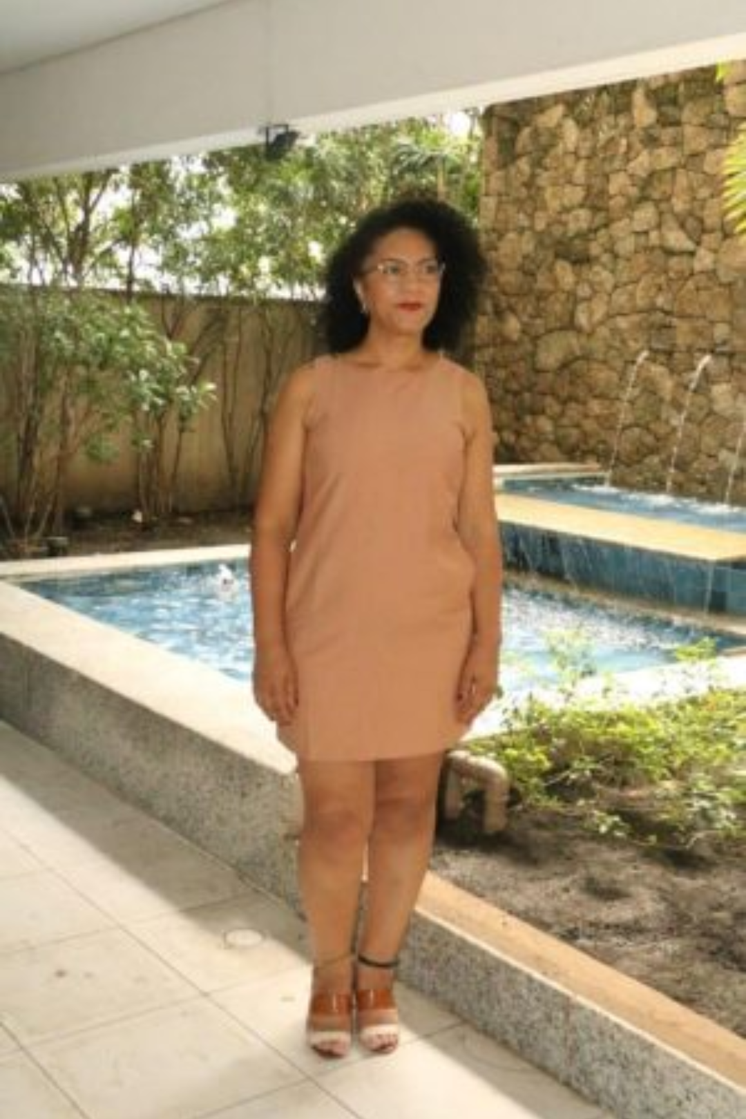 Vestido Curto Alfaiataria – Elegância Versátil