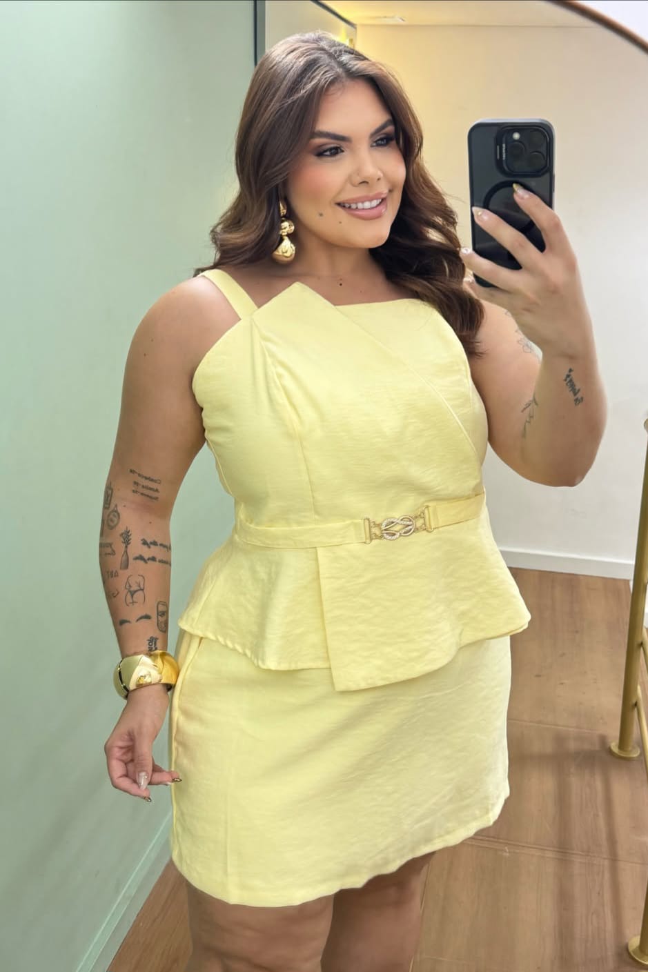 Conjunto em Alfaiataria Moderna Com Elastex e Ziper nas Costas – Sofisticação e Conforto. - Imagem 2