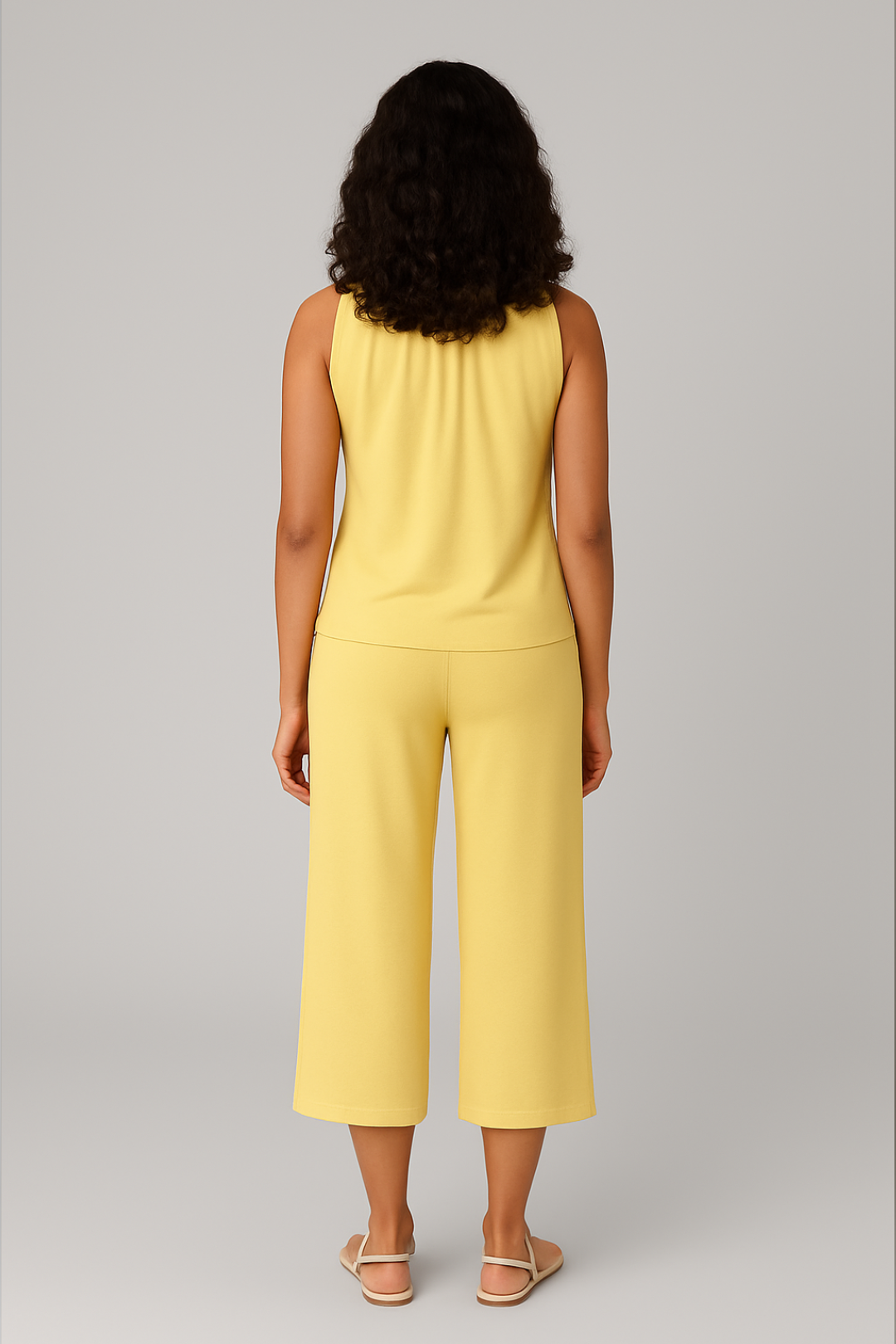 Conjunto com calça Pantacourt e blusa com gola redonda – Amarelo Manteiga - Imagem 2